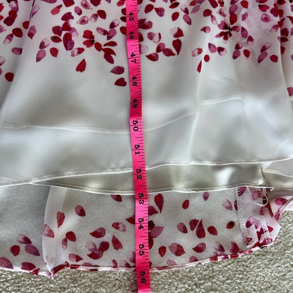 Beautiful flower dress - Picture 4 of 9